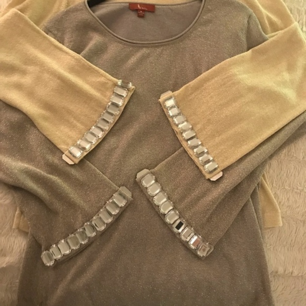 lurex sparkly Silver Sweater with jeweled arm💎
